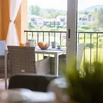 La Vie Est Belle Apartman *