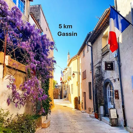 아파트 La Vie Est Belle *