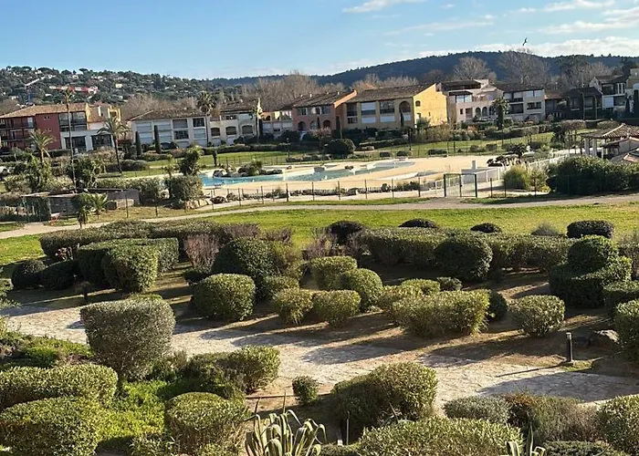 La Vie Est Belle Apartment